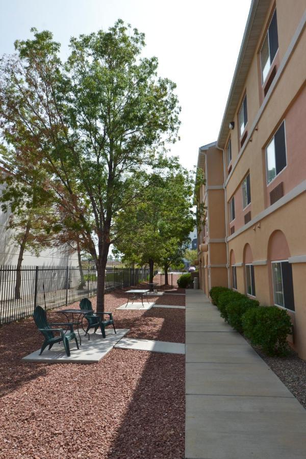 Days Inn & Suites By Wyndham Airport Albuquerque Exterior foto